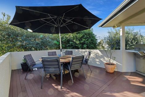 Photo of property in 33a Bronzewing Terrace, Unsworth Heights, Auckland, 0632