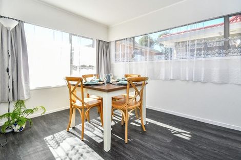 Photo of property in 2/2 Grande Vue Road, Papatoetoe, Auckland, 2025