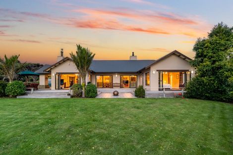 Photo of property in 32 Paekakariki Hill Road, Pauatahanui, Porirua, 5381