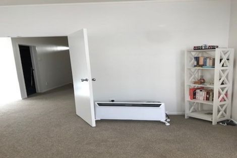 Photo of property in 2/1-5 Gleanor Avenue, Oteha, Auckland, 0632
