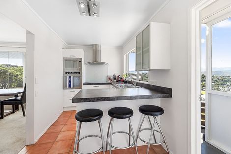 Photo of property in 52 Akaroa Drive, Maupuia, Wellington, 6022