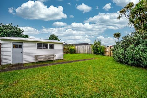 Photo of property in 109 Edgewater Drive, Pakuranga, Auckland, 2010
