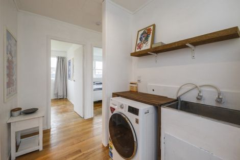 Photo of property in 20 Fergusson Street, Marton, 4710