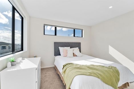 Photo of property in 16 Seafarer Crescent, Stanmore Bay, Whangaparaoa, 0932