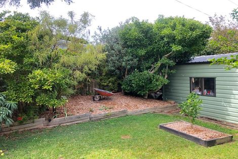 Photo of property in 99c Captain Scott Road, Glen Eden, Auckland, 0602