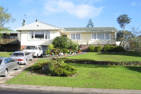 Photo of property in 11 Lawrence Crescent, Hillpark, Auckland, 2102
