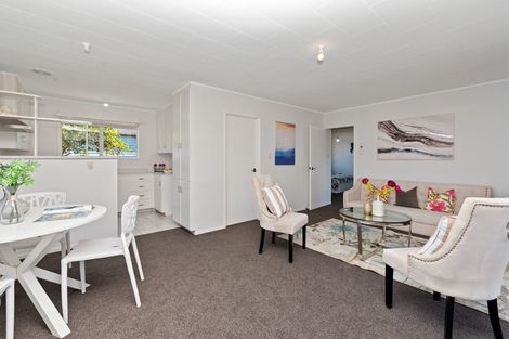 Photo of property in 2/16 Akehurst Avenue, New Lynn, Auckland, 0600