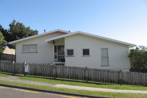 Photo of property in 51 Downes Street, Titahi Bay, Porirua, 5022