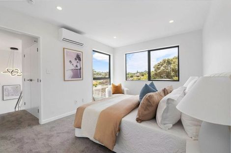Photo of property in 16c Madison Place, Forrest Hill, Auckland, 0620