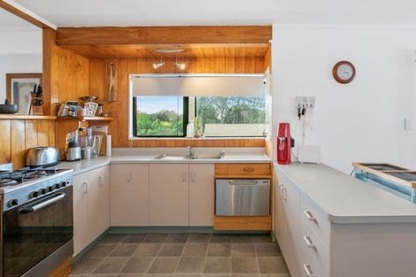 Photo of property in 60 Athenree Road, Athenree, Katikati, 3177