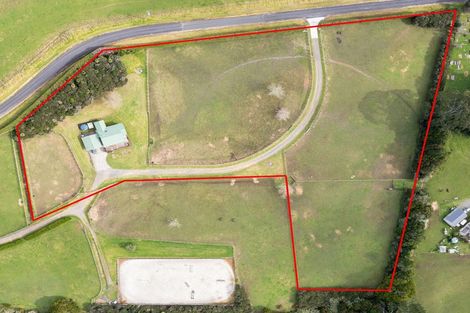 Photo of property in 34 Waikopua Road, Whitford, 2571