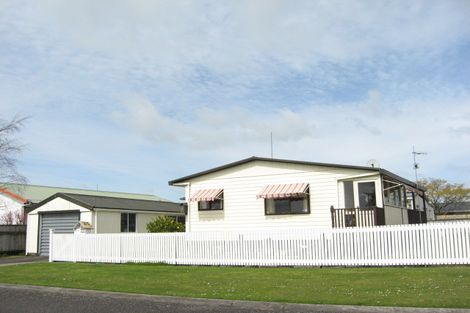 Photo of property in 25 Humphries Street, Inglewood, 4330