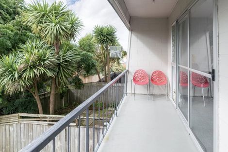Photo of property in 10/32 Blockhouse Bay Road, Avondale, Auckland, 1026