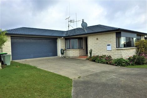 Photo of property in 17 Highcroft Place, Welcome Bay, Tauranga, 3112