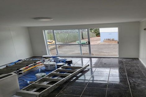 Photo of property in 4 Beazley Place, Glendene, Auckland, 0602