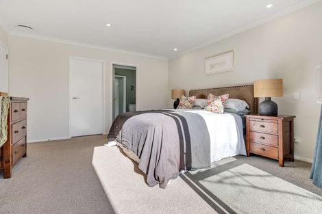 Photo of property in 2 Raiha Street, Papamoa Beach, Papamoa, 3118