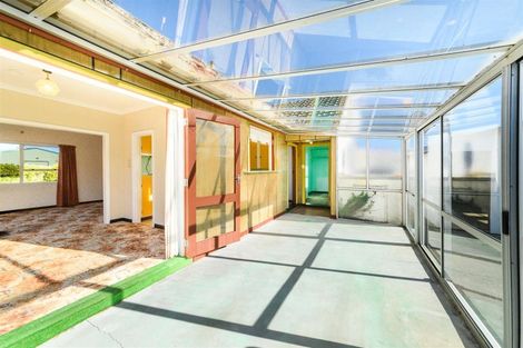 Photo of property in 27 Lower High Street, Marton, 4710