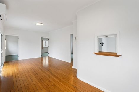 Photo of property in 88 Kelman Road, Kelston, Auckland, 0602