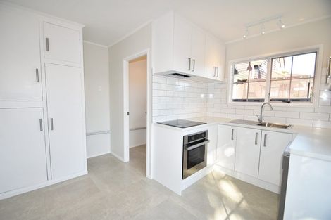 Photo of property in 9 Wairata Place, Te Atatu South, Auckland, 0610