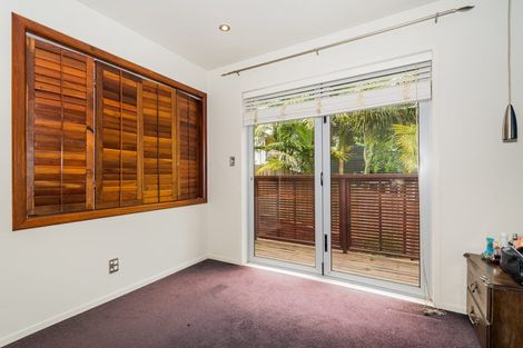 Photo of property in 34 Kiteroa Terrace, Rothesay Bay, Auckland, 0630