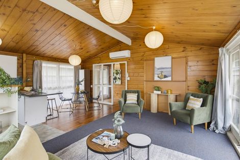 Photo of property in 10 Bahama Crescent, Paraparaumu Beach, Paraparaumu, 5032