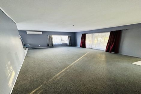 Photo of property in 422 Roscommon Road, Clendon Park, Auckland, 2103