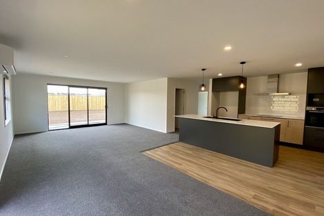 Photo of property in 14 Eileen Way, Rolleston, 7615