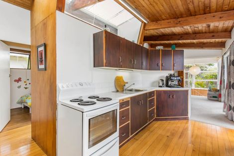Photo of property in 25 Kopiko Road, Titirangi, Auckland, 0604