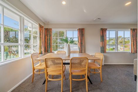 Photo of property in 1 Woolwich Close, Whitby, Porirua, 5024
