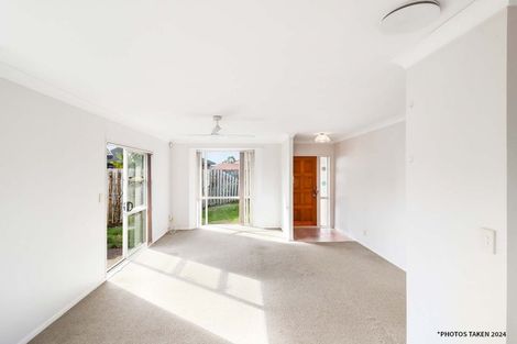 Photo of property in 21 Martin Jugum Lane, Ranui, Auckland, 0612
