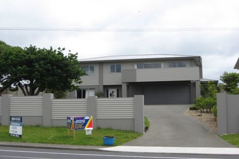 Photo of property in 1066 Whangaparaoa Road, Tindalls Beach, Whangaparaoa, 0930