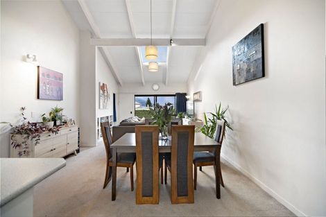 Photo of property in 4a Avalon Crescent, Fernhill, Queenstown, 9300