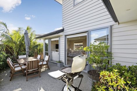 Photo of property in 12 Arbors Track, Silverdale, 0932