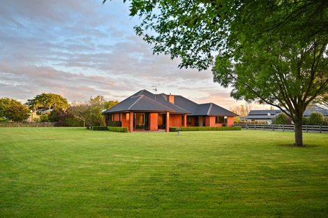 Photo of property in 10 East Ridge Grove, Newstead, Hamilton, 3286