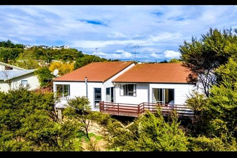 Photo of property in 23 Woolwich Close, Whitby, Porirua, 5024