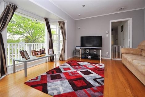 Photo of property in 53 Beechdale Crescent, Pakuranga Heights, Auckland, 2010