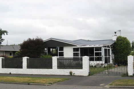 Photo of property in 11 Birkenhead Street Avonhead Christchurch City