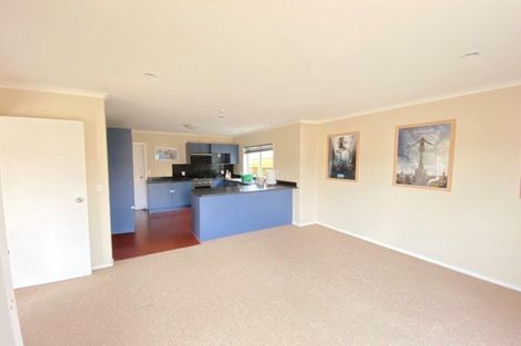 Photo of property in 14 Meharg Place, Fairview Heights, Auckland, 0632