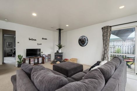 Photo of property in 90 Evans Road, Papamoa Beach, Papamoa, 3118