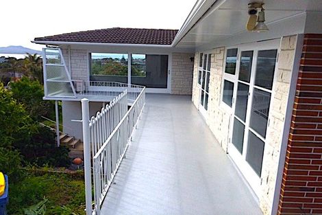 Photo of property in 9 Seaview Road, Castor Bay, Auckland, 0620