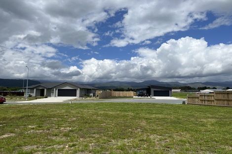 Photo of property in 8 Ash Close, Levin, 5510