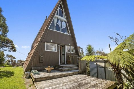 Photo of property in 4 Log Race Road, Piha, New Lynn, 0772