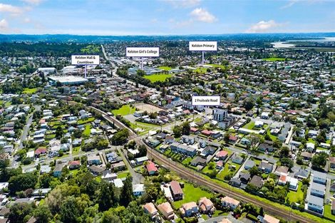 Photo of property in 2 Fruitvale Road, New Lynn, Auckland, 0600