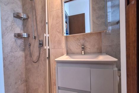 Photo of property in 26 Masterton Road, Rothesay Bay, Auckland, 0630