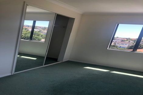 Photo of property in 25 The Enclave, Totara Heights, Auckland, 2105