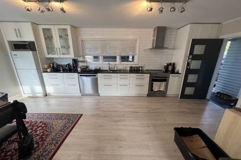 Photo of property in 3/132 Edmonton Road, Te Atatu South, Auckland, 0610