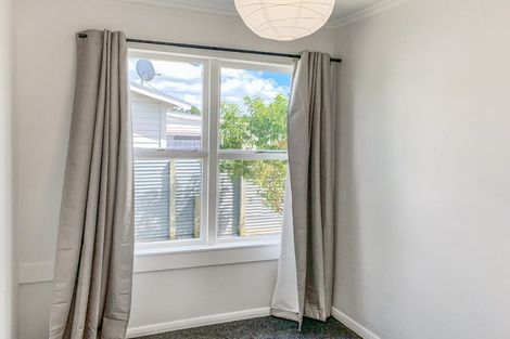 Photo of property in 11 Atkinson Street, Woodville, 4920