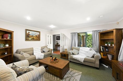 Photo of property in 33 Diomede Glade, Flagstaff, Hamilton, 3210