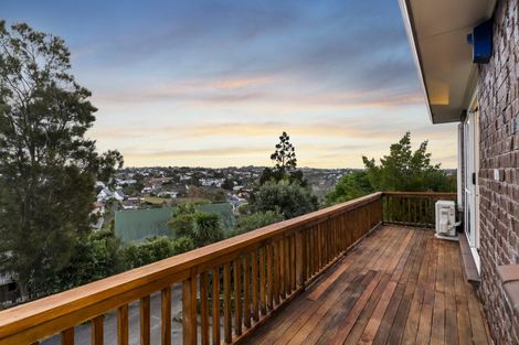 Photo of property in 14 Kallista Place, Browns Bay, Auckland, 0630