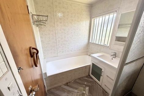 Photo of property in 190 Universal Drive, Henderson, Auckland, 0610